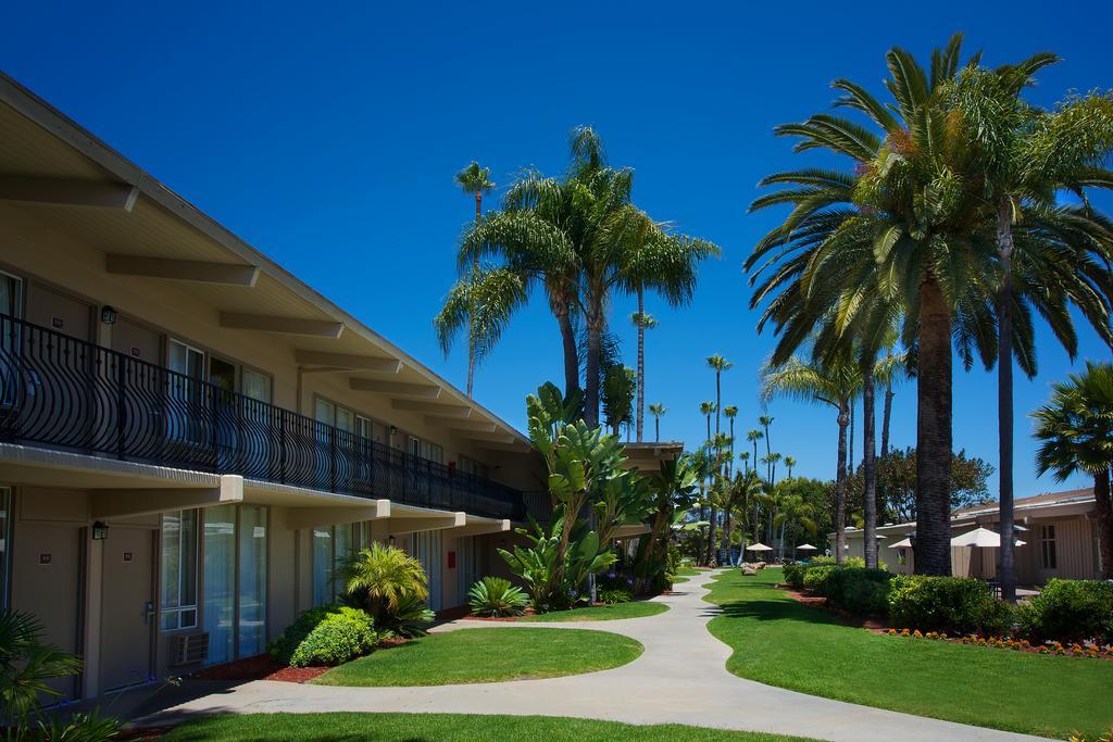Ramada By Wyndham San Diego North Hotel & Conference Center Exterior foto